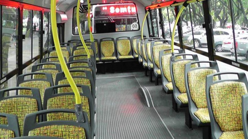 Continúa el paro de colectivos de media y larga distancia en el interior