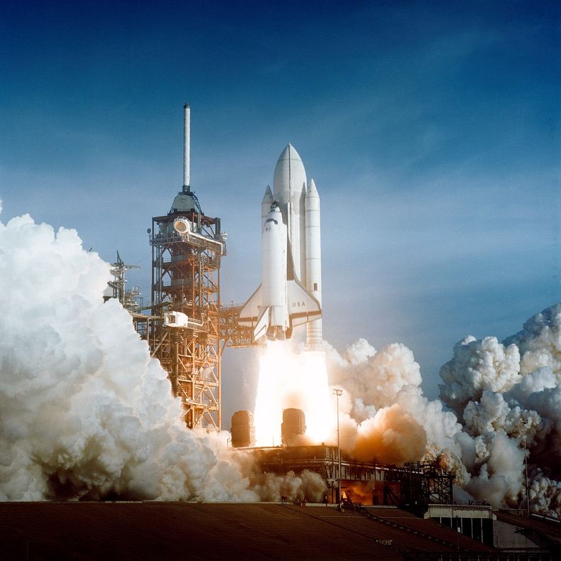 La NASA ante la falta de piezas oficiales decidió comprarlas por eBay.