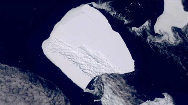Imagen satelital del iceberg.