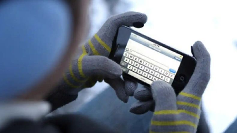Cómo usar el teléfono celular con guantes