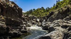 Un tesoro oculto en las sierras. Un tesoro oculto en las sierras.