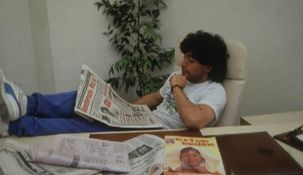 Los diarios del día del nacimiento de Diego Maradona muestran un mundo y un país convulsionados.