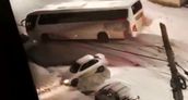 El peligroso descenso de un colectivo de egresados que quedó filmado y se viralizó en redes sociales.