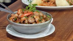 Caracoles, ñandú, jabalí: en este bodegón hay platos únicos. Caracoles, ñandú, jabalí: en este bodegón hay platos únicos.