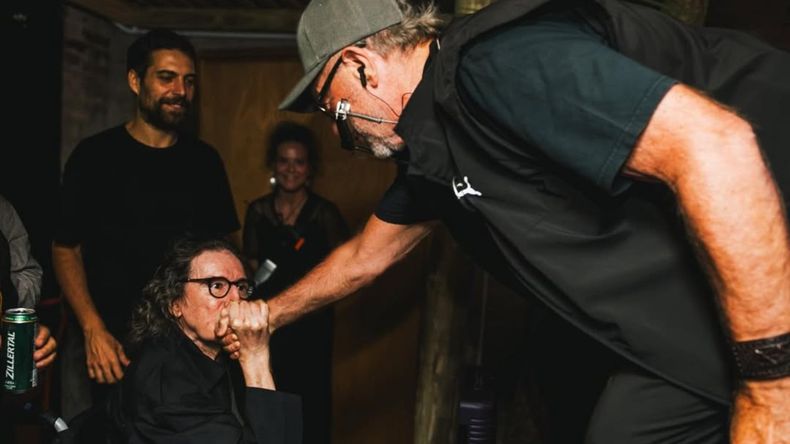 Charly García disfrutó del show de León Gieco y luego cenaron juntos