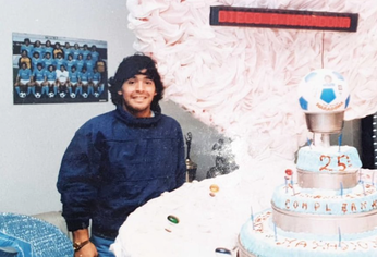 Uno de los tantos cumpleaños en Nápoles, donde era considerado un Dios viviente.