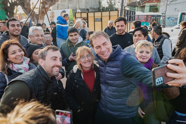 Santilli cerrará su campaña con una caminata por 10 distritos bonaerenses durante 15 horas