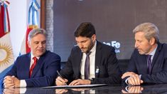 Martín Llaryora, Maximiliano Pullaro y Rogelio Frigerio encabezaron un nuevo encuentro de la Región Centro. Martín Llaryora, Maximiliano Pullaro y Rogelio Frigerio encabezaron un nuevo encuentro de la Región Centro.