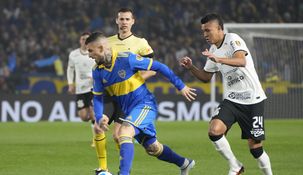 Benedetto falló dos penales y se perdió un gol abajo del arco.