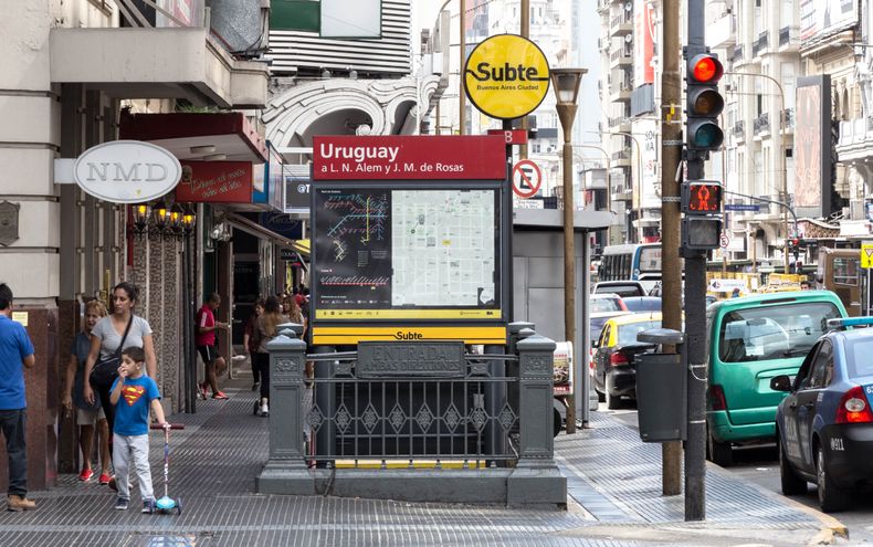Atención usuarios del subte B: el lunes cierra la estación Uruguay por obras de renovación integral
