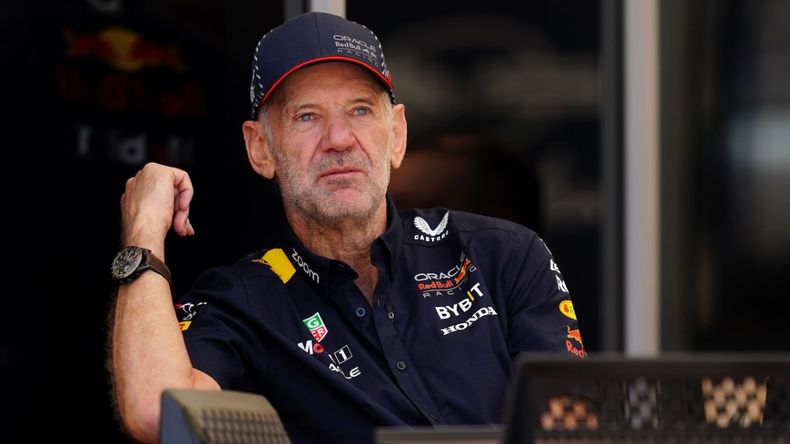 Adrian Newey dejarán en 2025 Red Bull y tanto Ferrari como Aston Martin ya le hicieron propuestas.