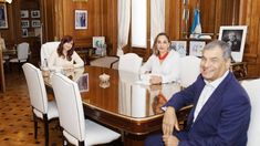 Cristina Kirchner junto a Rivadeneira y Correa.