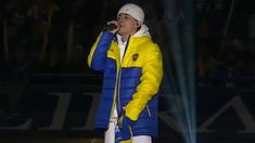 Trueno se hizo presente en el partido despedida de Riquelme en la Bombonera. Trueno se hizo presente en el partido despedida de Riquelme en la Bombonera.