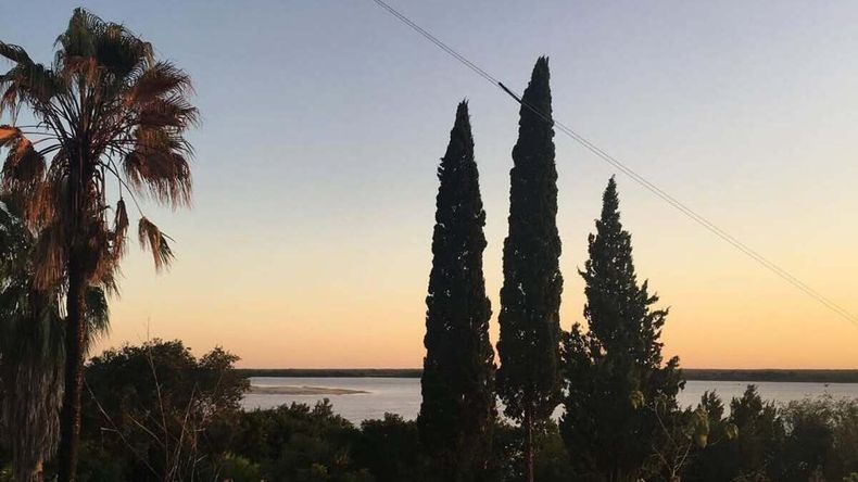 Este pueblo está a orillas del río Paraná.