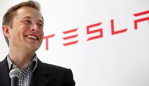Tesla, la empresa de Elon Musk, busca trabajadores remotos.