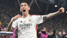 Ángel Di María consiguió su tan buscado gol olímpico en su despedida de la Champions League.
