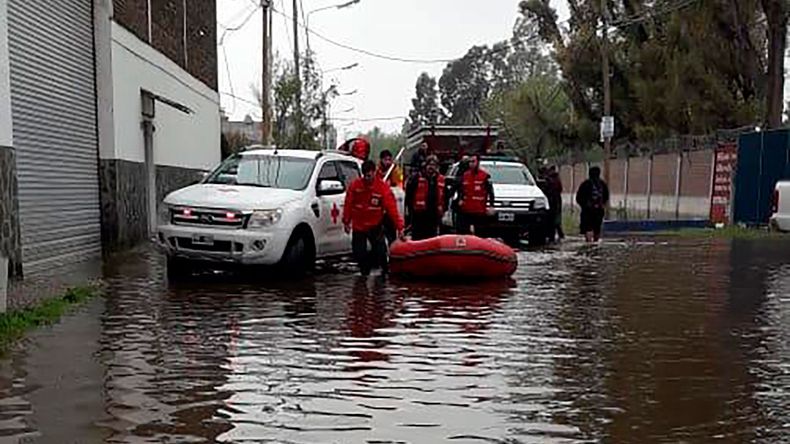 El Servicio Meteorológico Nacional mantiene vigente una alerta naranja.