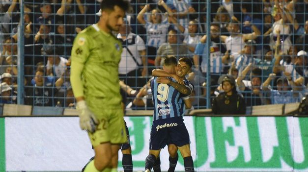 Atlético ganó como local y se subió a lo más alto de la tabla.