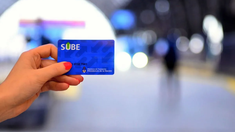 Habrá una tarifa diferenciada, aún más cara, para quienes no tengan la tarjeta SUBE registrada a su nombre. Habrá una tarifa diferenciada, aún más cara, para quienes no tengan la tarjeta SUBE registrada a su nombre.