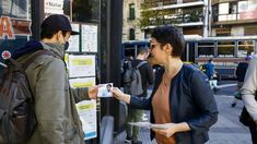Marziotta conversó con los vecinos sobre su proyecto de ley de alquileres. Marziotta conversó con los vecinos sobre su proyecto de ley de alquileres.