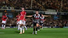 Charles Vernam grita con alma y vida el primer gol del partido.