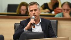 Busatto, jefe del bloque justicialista en la Cámara de Diputados de Santa Fe. Busatto, jefe del bloque justicialista en la Cámara de Diputados de Santa Fe.