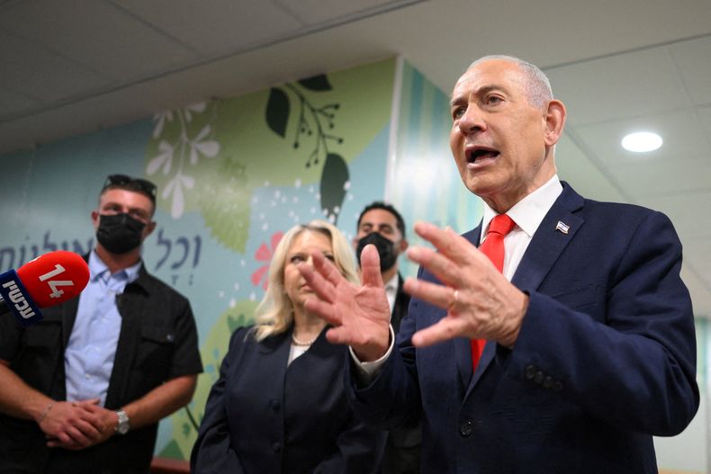 Benjamín Netanyahu emitió su voto en un colegio electoral de Jerusalén.&nbsp;