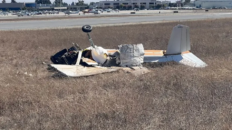 El choque entre aviones se dio a 200 pies de altura.