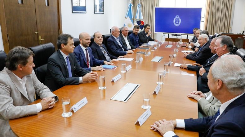 El Gobierno convocó al Consejo de Políticas de Infraestructura para analizar obras.