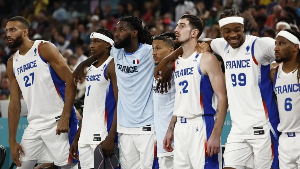 Los franceses avanzan a paso firme.