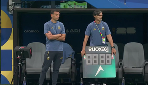 Roberto Ayala con el tablero de los cambios.