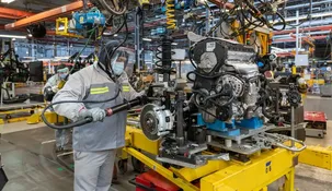 Según el Indec, algunos sectores industriales muestran recuperación.