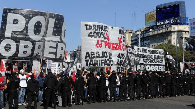 Apunta a manifestaciones que incluyan interrupciones a la libre circulación.