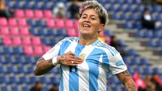 Rodríguez festeja su gol al elenco peruano. Rodríguez festeja su gol al elenco peruano.