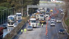 cierran carriles en la avenida cantilo por la rotura de un cano de agua de aysa cierran carriles en la avenida cantilo por la rotura de un cano de agua de aysa