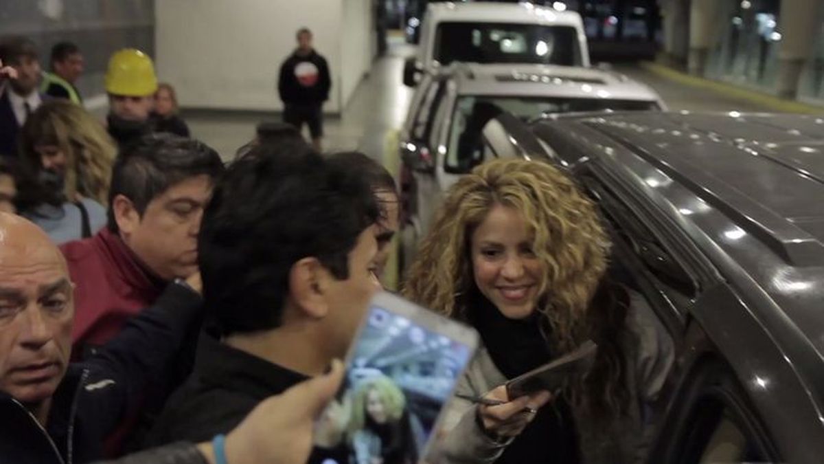 Beautiful Shakira Receives A Warm Welcome From Fans At The Argentina-austria Match Wallpaper Photography Beautiful Shakira Receives A Warm Welcome From Fans At The Argentina-austria Match Wallpaper Photography