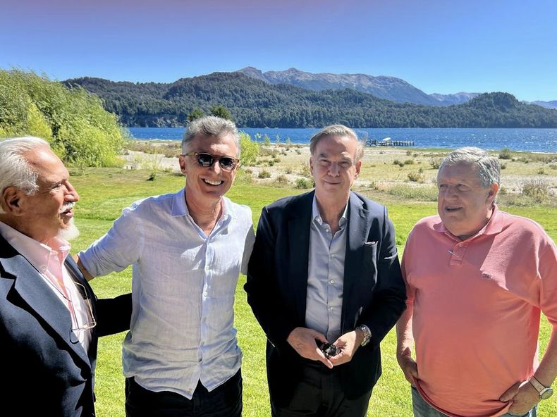 Macri recibió a Pichetto en su casa en Villa La Angostura
