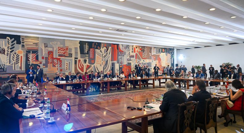 La cumbre de países sudamericanos convocada por el mandatario brasileño, Luiz Inácio Lula da Silva.