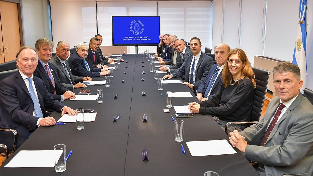 El Gobierno recibió a empresarios del Grupo de los 6, con foco en la
