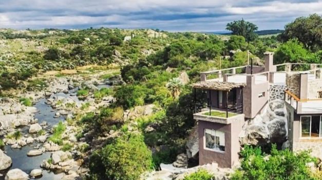 En Córdoba se esconde un pueblito entre sierras, con 600 habitantes y con aguas claras.