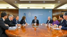 El encuentro se realizó en el Palacio de Hacienda. El encuentro se realizó en el Palacio de Hacienda.