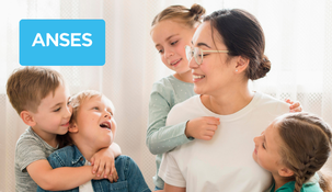 Con el aumento del 2,3%, la AUH por tres hijos suma un pago de $293.922. Con el aumento del 2,3%, la AUH por tres hijos suma un pago de $293.922.