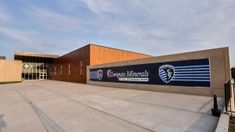 El ingreso al centro de entrenamiento de Sporting Kansas City, lugar que visitó una delegación de la AFA. El ingreso al centro de entrenamiento de Sporting Kansas City, lugar que visitó una delegación de la AFA.