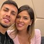 El futbolista de la Selección Argentina junto a su esposa.