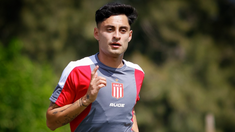 Javier Altamirano estuvo 10 días internado luego de haberse descompensado en el partido ante Boca Javier Altamirano estuvo 10 días internado luego de haberse descompensado en el partido ante Boca