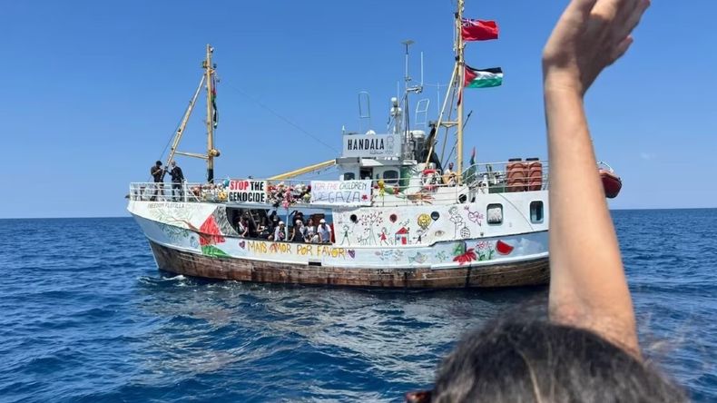Israel interceptó otro barco de activistas que transportaba ayuda hacia Gaza