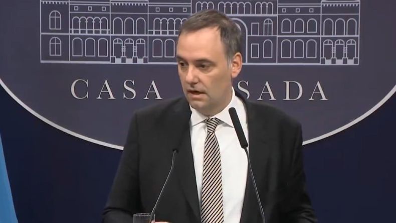 El vocero presidencial Manuel Adorni confirmó que el Gobierno cumplirá el falló de la coparticipación a la Ciudad. 