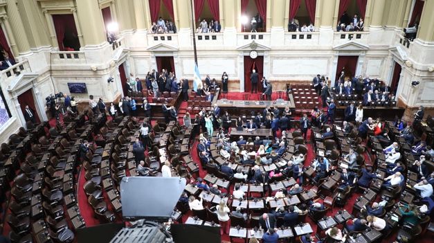 El Presidente convocó en el DNU de reforma del Estado a sesiones extraordinarias