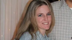 La maestra tenía 48 años. La maestra tenía 48 años.