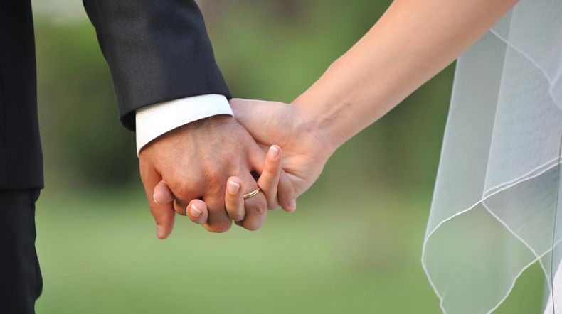 Los beneficiarios podrán recibir por única vez el pago referido a la Asignación por Matrimonio.